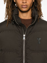 Charger l'image dans la galerie, AMI Doudoune sans Manches Cafe Fonce