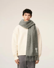 Charger l'image dans la galerie, AMI Echarpe Ami de coeur en Alpaga Gris