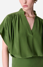 Charger l&#39;image dans la galerie, Vanessa bruno Blouse Cory en Soie Olive