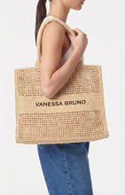 Charger l'image dans la galerie, Vanessa bruno Grand Panier en Raphia Sable Noir
