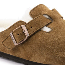 Charger l&#39;image dans la galerie, Birkenstock Sandales Boston Etroite en Fourrure d&#39;Agneau Mink