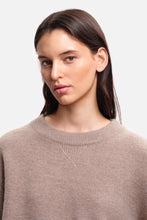 Charger l&#39;image dans la galerie, Margaux Lonnberg Pull Clive en Laine Light Stone