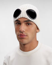 Charger l&#39;image dans la galerie, C.P. Company Bonnet Goggle en Laine Gauze white