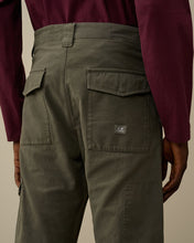 Charger l&#39;image dans la galerie, C.P. Company Pantalon Ottoman Grape Leaf
