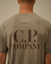 Charger l&#39;image dans la galerie, C.P. Company T-shirt Jersey Logo Fallen Rock
