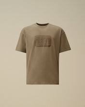 Charger l&#39;image dans la galerie, C.P. Company T-shirt 30/1 Jersey Logo Fallen Rock