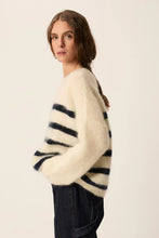 Charger l&#39;image dans la galerie, Des Petits Hauts Pull Aleo Kid Mohair Creme Marine