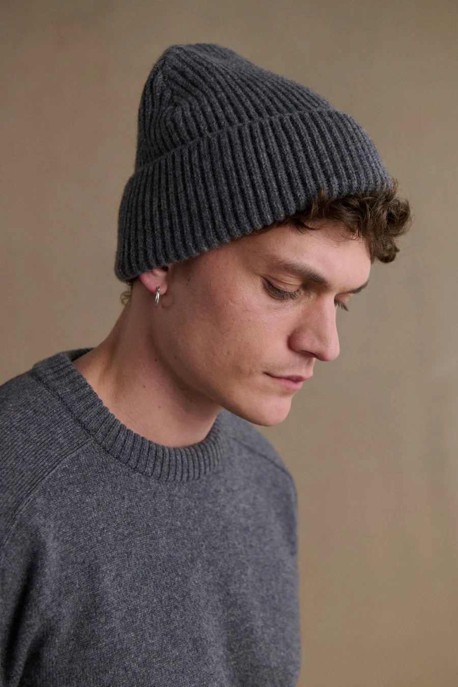 Le Minor Bonnet Mixte en Laine Mérinos Gris Fonce