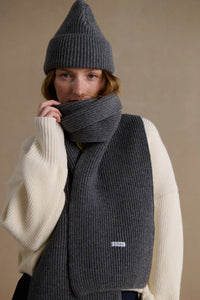 Le Minor Bonnet Mixte en Laine Mérinos Gris Fonce