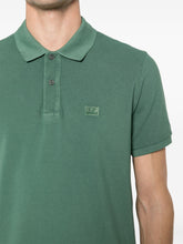 Charger l&#39;image dans la galerie, C.P. Company Polo Logo Brodé Duck green