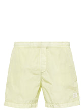 Charger l&#39;image dans la galerie, C.P. Company Short de Bain Patch logo White pearl