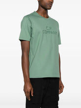 Charger l&#39;image dans la galerie, C.P. Company T-shirt Logo Broderie Green bay