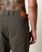 Charger l'image dans la galerie, Homecore Pantalon Jabali en Twill Falcon Grey