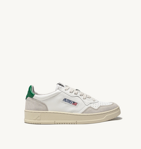 Autry Sneakers Medalist 01 Low Suede White Amazon LS23