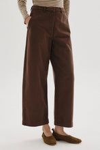 Charger l'image dans la galerie, Pomandère Pantalon Barrel en Drill de Coton Cacao