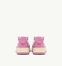 Charger l&#39;image dans la galerie, Autry Sneakers Medalist 01 Low Leather Mauve WB29