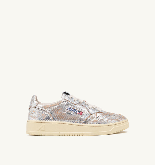 Autry Sneakers Medalist 01 Low Metal Snake Silver MS02
