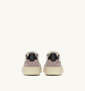 Autry Sneakers Medalist 01 Low Goat Suede Black GS20
