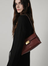 Charger l'image dans la galerie, A.P.C. Sac Simone Small en Cuir Vino
