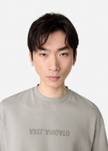 Charger l&#39;image dans la galerie, Axel Arigato T-shirt Distort Stone Grey