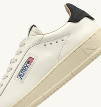 Charger l&#39;image dans la galerie, Autry Sneakers Dallas Low Leather Space MR04