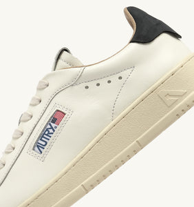 Autry Sneakers Dallas Low Leather Space MR04