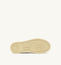 Charger l'image dans la galerie, Autry Sneakers Medalist 01 Low Leather Suede Logo Dark Sea BJ02