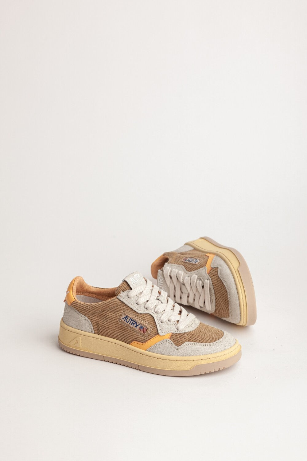 Autry Sneakers Medalist 01 Low Velours Taupe CC03