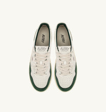 Charger l&#39;image dans la galerie, Autry Sneakers Medalist 01 Low Leather Goat Suede Bottle GS42