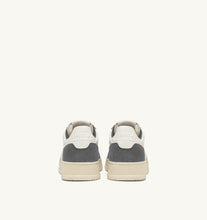 Charger l&#39;image dans la galerie, Autry Sneakers Medalist 01 Low Leather Goat Suede Morel GS45