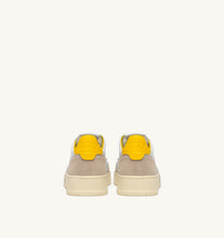 Charger l'image dans la galerie, Autry Sneakers Medalist 01 Low Suede Match Slicker MA12