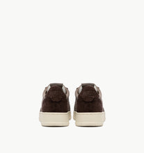 Charger l'image dans la galerie, Autry Sneakers Medalist 01 Low Leather Suede Taupe TS41