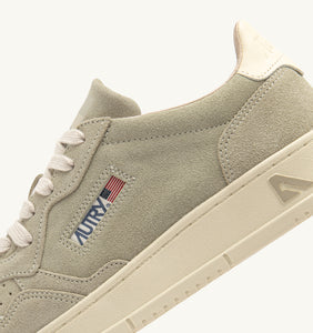 Autry Sneakers Medalist 01 Low Suede Papyrus UH02