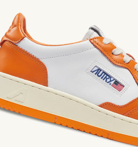 Autry Sneakers Medalist 01 Low Leather Orange WB06