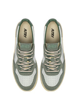 Charger l'image dans la galerie, Autry Sneakers Medalist 01 Low Leather Sea Spray BW02