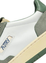 Charger l'image dans la galerie, Autry Sneakers Medalist 01 Low Leather Sea Spray BW02