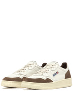 Charger l&#39;image dans la galerie, Autry Sneakers Medalist 01 Low Goat Suede Cigar GS34
