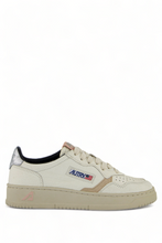 Charger l&#39;image dans la galerie, Autry Sneakers Medalist 01 Low Leather White LE18