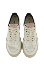 Charger l&#39;image dans la galerie, Autry Sneakers Medalist 01 Low Leather White LE18