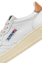Charger l&#39;image dans la galerie, Autry Sneakers Medalist 01 Low Leather White Sand Storm LL76