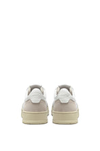 Charger l&#39;image dans la galerie, Autry Sneakers Medalist 01 Low Suede White LS33