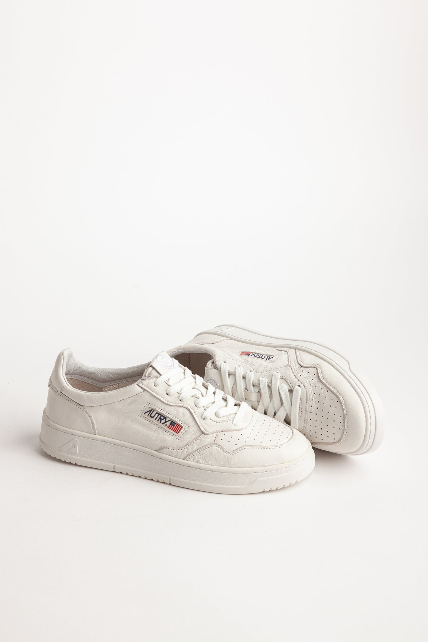 Autry Sneakers Medalist 01 Low Solid Goat Full White SG10