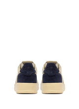 Charger l'image dans la galerie, Autry Sneakers Medalist 01 Low Suede Ecru Blue TS10