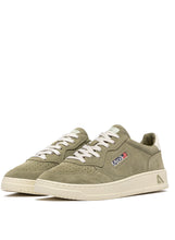 Charger l'image dans la galerie, Autry Sneakers Medalist 01 Low Suede Green UH09