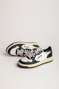 Autry Sneakers Medalist 01 Low Leather Black WB01