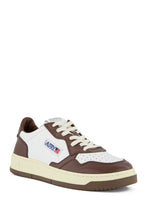 Charger l&#39;image dans la galerie, Autry Sneakers Medalist 01 Low Leather Chestnut WB46
