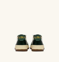 Charger l'image dans la galerie, Autry Sneakers Medalist 01 Low Leather Coprint Green CZ02