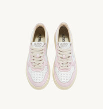Charger l&#39;image dans la galerie, Autry Sneakers Medalist 01 Low Leather Goat Pink GH07