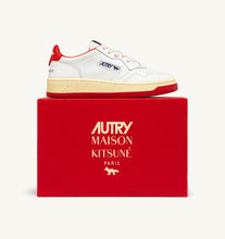 Charger l&#39;image dans la galerie, Autry x Maison Kitsuné Sneakers Medalist 01 Low Leather White Red