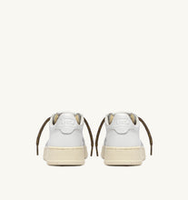 Charger l'image dans la galerie, Autry Sneakers Medalist 01 Low Leather Chocochip SW05